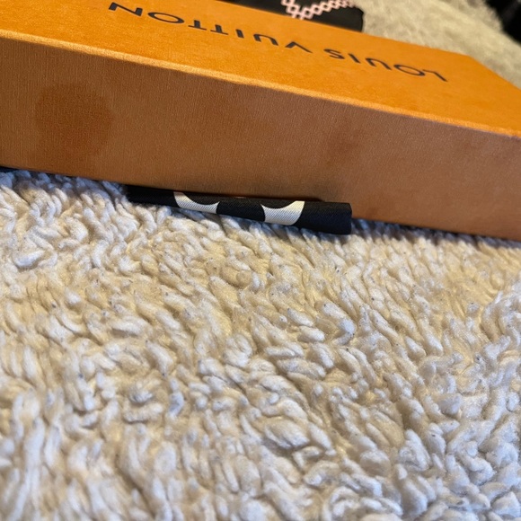 Louis Vuitton Twilly - Picture 4 of 4